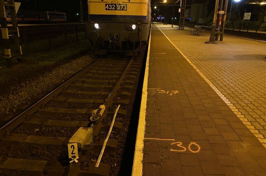 Gyorsan elfogták a vasúti sínekre betondarabokat helyező tetteseket, a MÁV-Start kitüntette a két rendőrt 