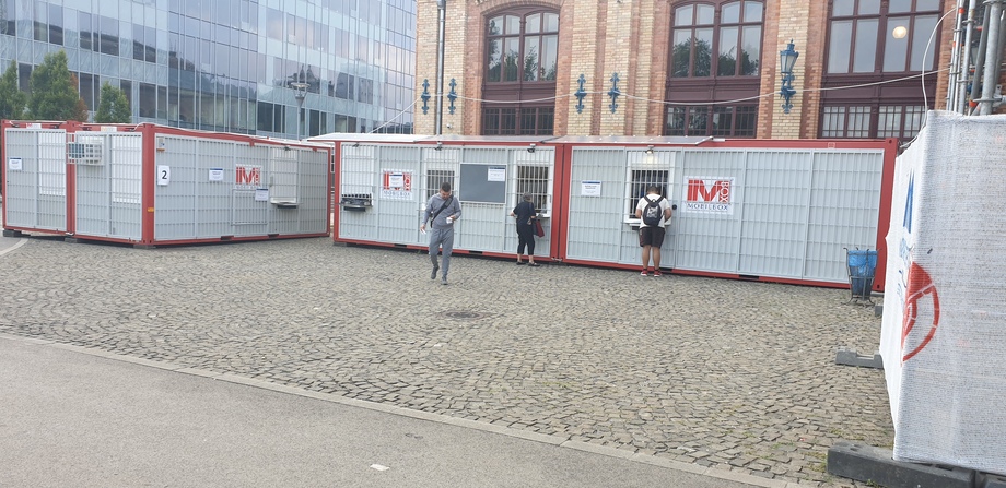 Nyugati pályaudvar: üzemelnek a pénztárosi konténerek, a személypénztárosok beköltöztek