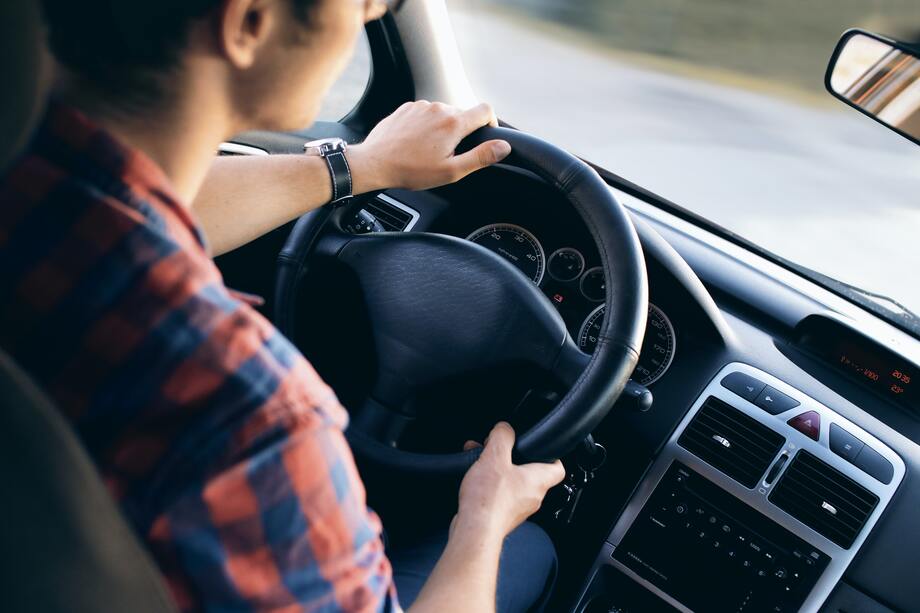 Pályavasút: kezdeményezésünkre jelentősen kibővült a saját gépjárművel történő munkába járás 30 Ft/km költségtérítésére jogosultak köre!